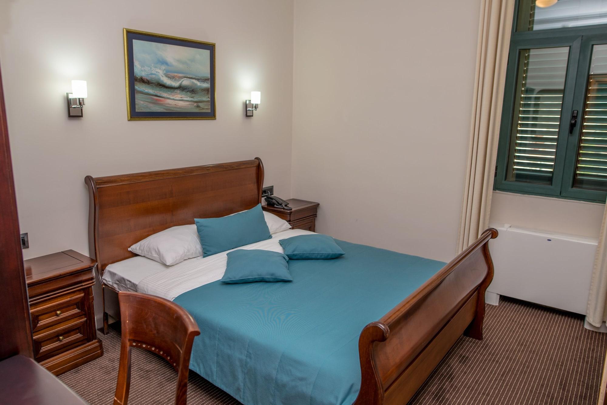 Hotel Astoria Tivat Exterior photo