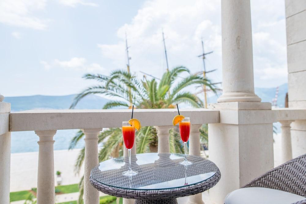Hotel Astoria Tivat Exterior photo