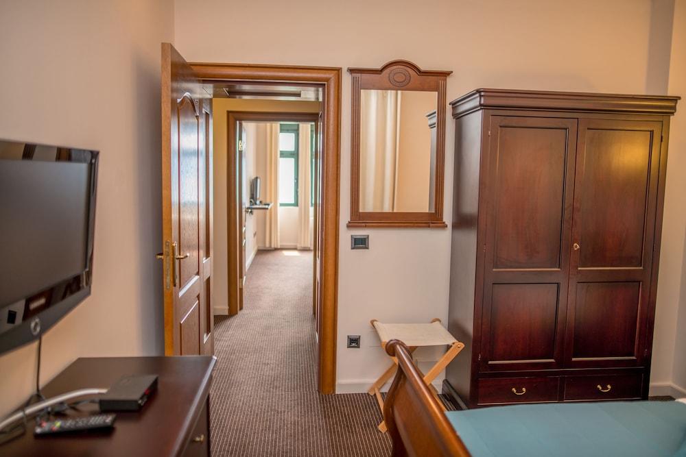 Hotel Astoria Tivat Exterior photo