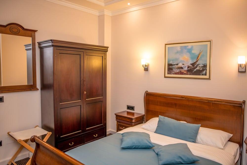 Hotel Astoria Tivat Exterior photo