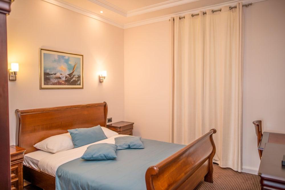 Hotel Astoria Tivat Exterior photo