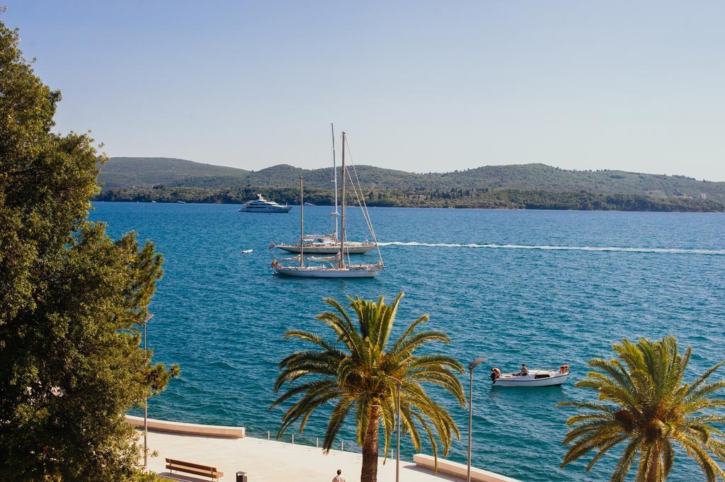 Hotel Astoria Tivat Exterior photo